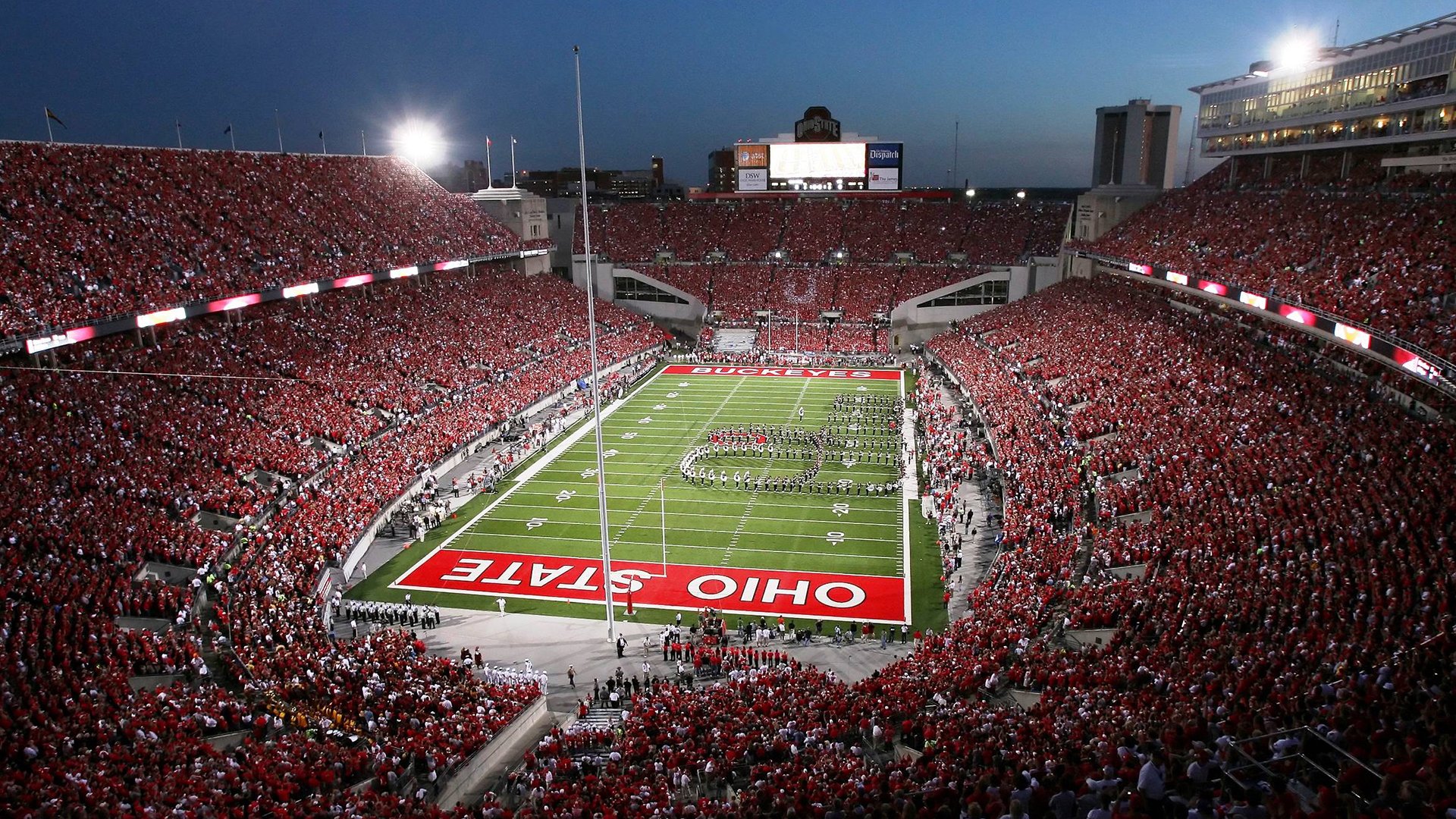 爱游戏体育在线-《堡垒之夜》“未来之都”,玩法与创意齐飞!